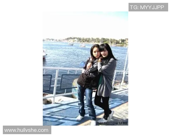 足球明星为何频频与模特牵手揭秘背后的爱情与事业关系 足球明星为何频频与模特牵手揭秘背后的爱情与事业关系