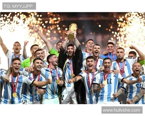 足球明星的辉煌历程与影响力探讨：从贝利到梅西的传奇之路